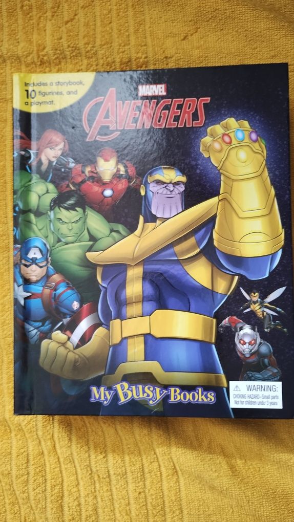 Książka z figurkami Avengers My busy books