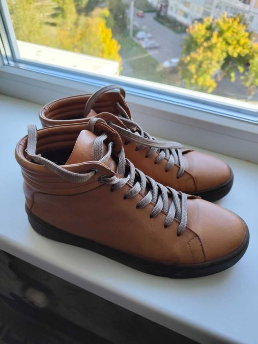 жіночі черевики  на 25 см.