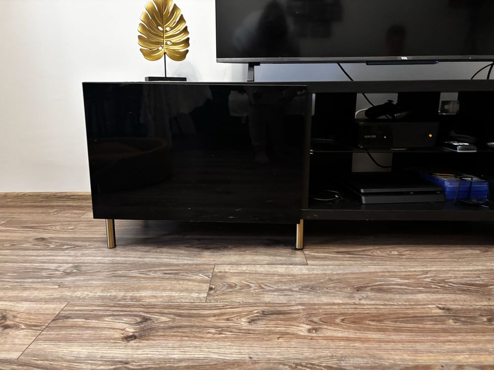 Szafka RTV ikea czarna na wysoki polysk