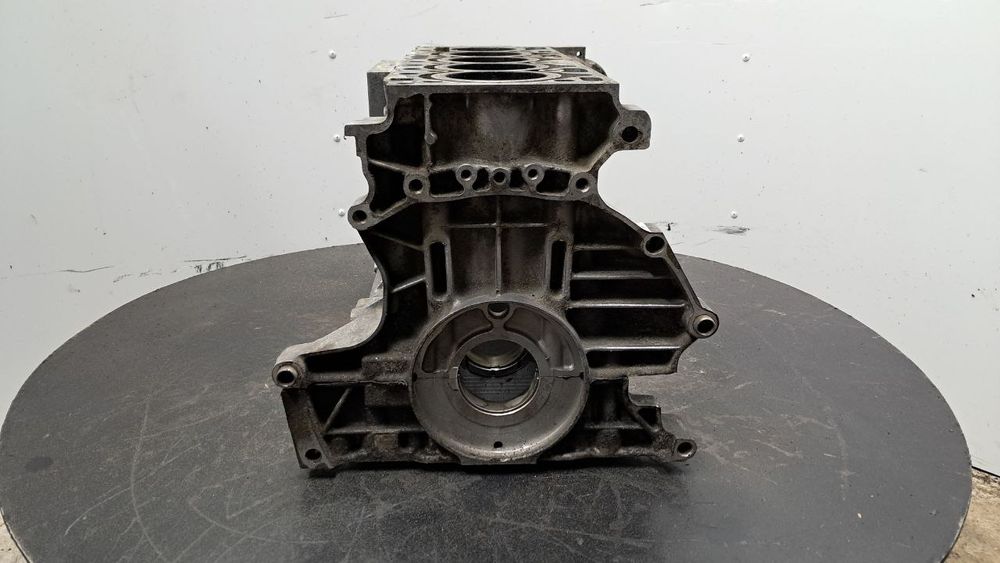 Блок двигателя VOLVO V70 XC70 S60 XC60 2.4 D D4 D5 2012 31359187