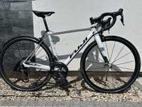 Fuji SL 2.1 rozmiar 52 (S) Ultegra Di2 R8050 na kolach vision