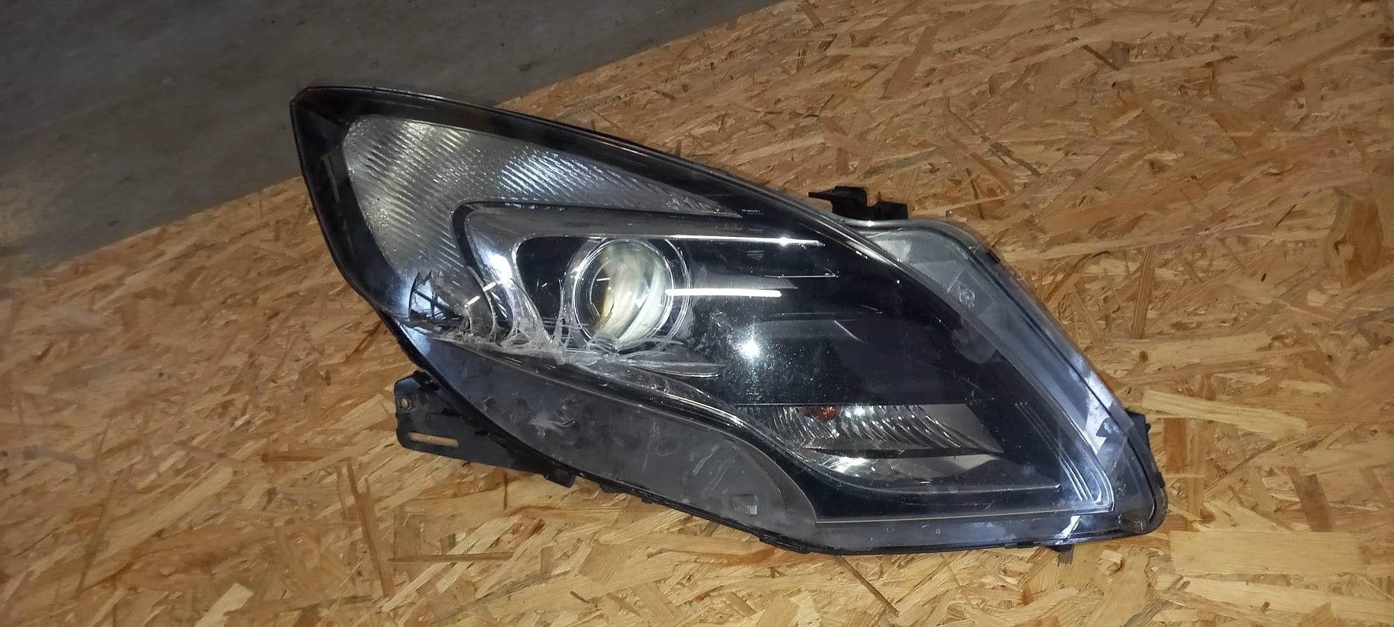 Lampa prawa Opel Zafira C 12-16 soczewka