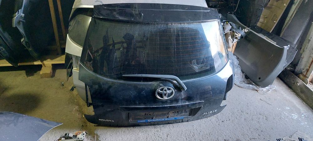 Ляда Toyota Auris 06-12г кришка багажника ауріс