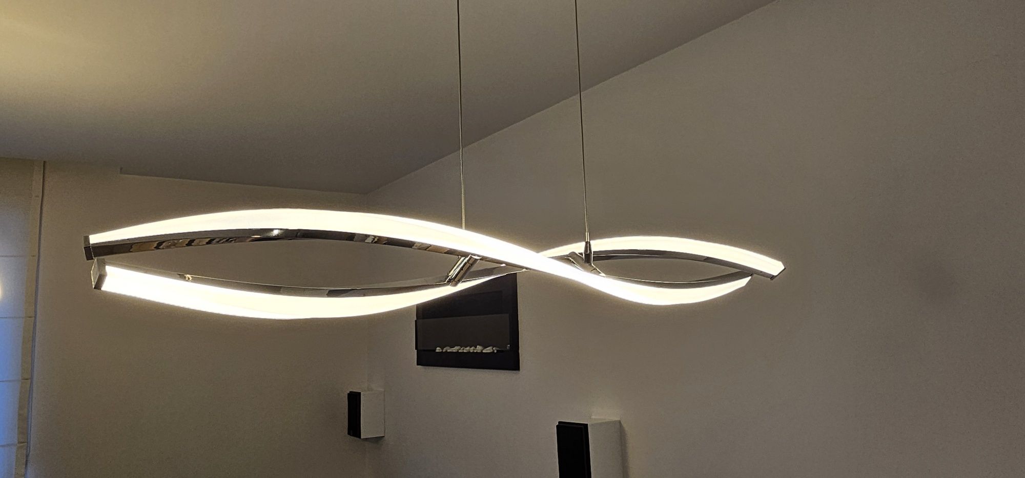 Lampa LED bez uszkodzeń jak nowa Na prawdę polecam