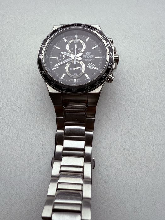 Продам часы касио эдифайс