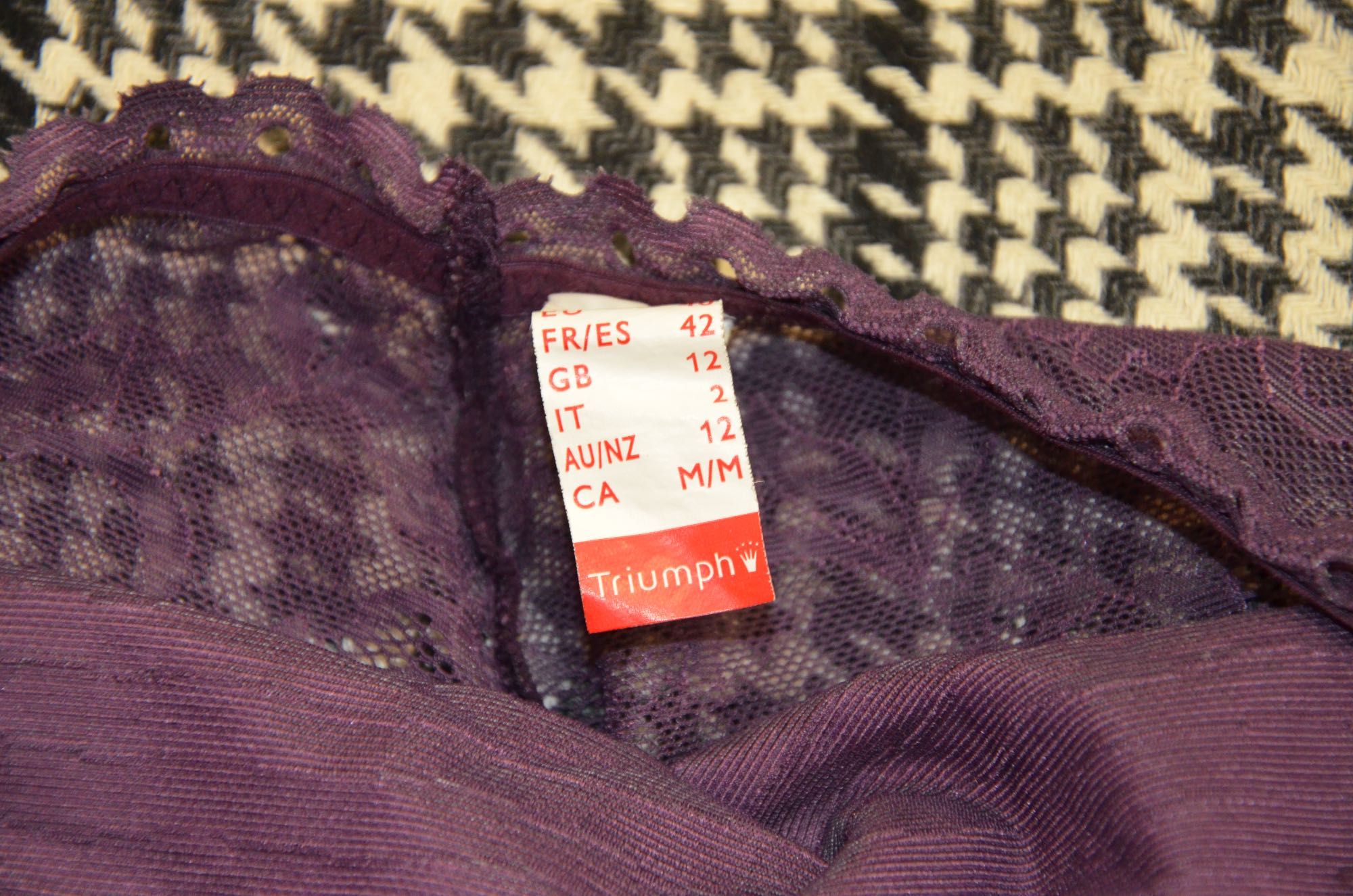 majtki Triumph koronkowe fiolet r. 40