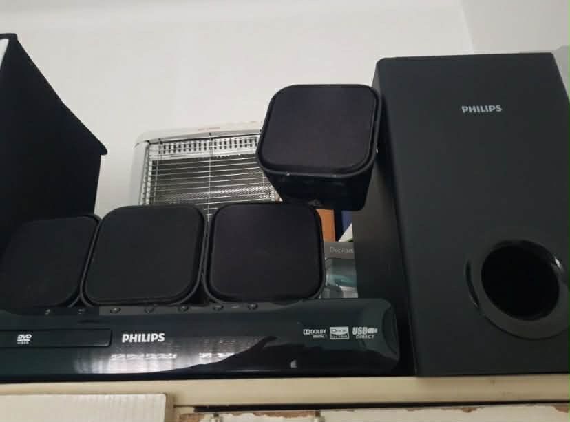 Leitor de DVD com 5 colunas e 1 subwoofer - Philips