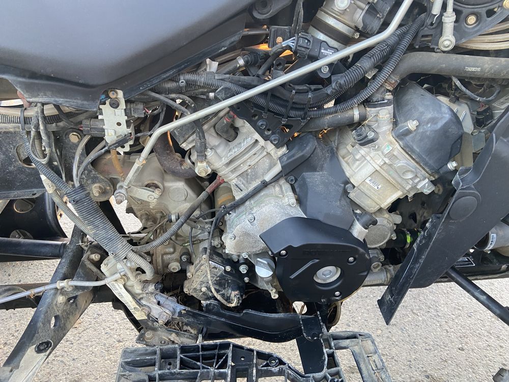 Skrzynia dyfer most silnik wariator cvt obudowa can am outlander 1000