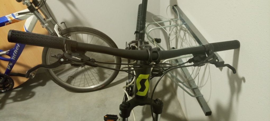 Bicicleta em excelente estado. Pouquíssimo usada