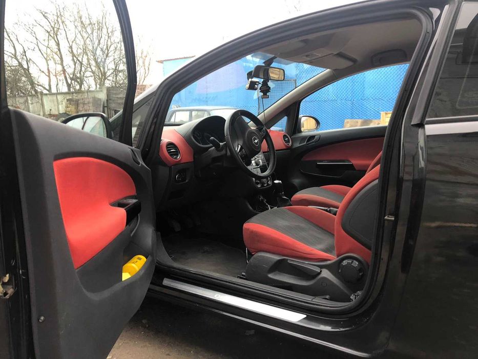 Opel Corsa D – 1.3, 111 Edition 2010, 3-дверка