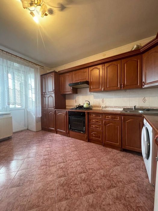 Оренда 3 км квартири поблизу Центру