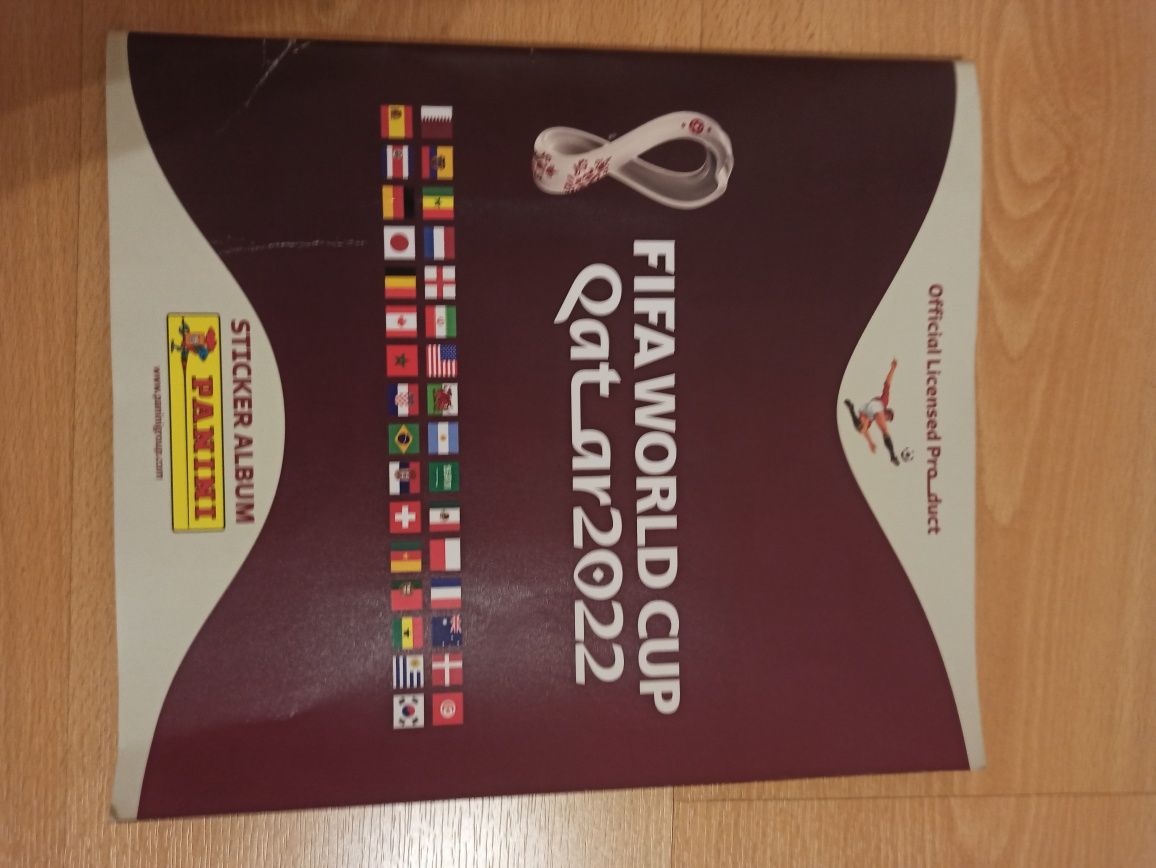 Caderneta quase completa Mundial 2022 Qatar