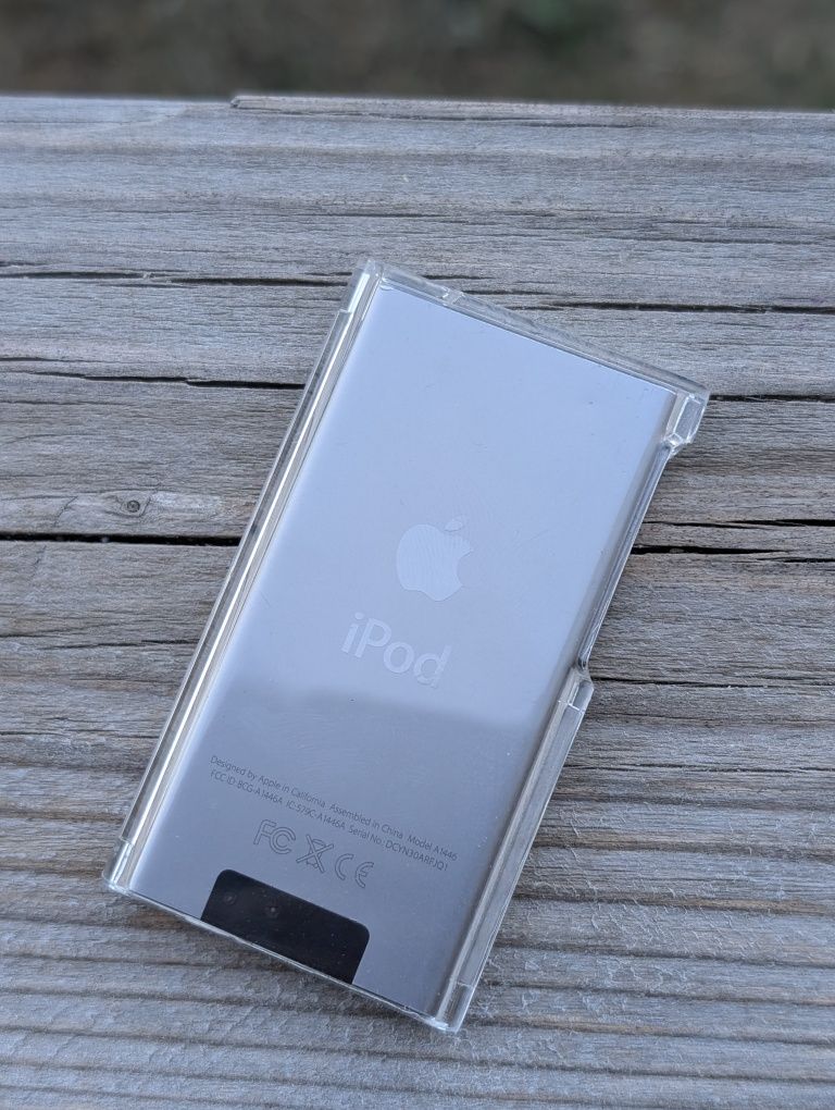 Плеєр Apple iPod Nano 7 16ГБ