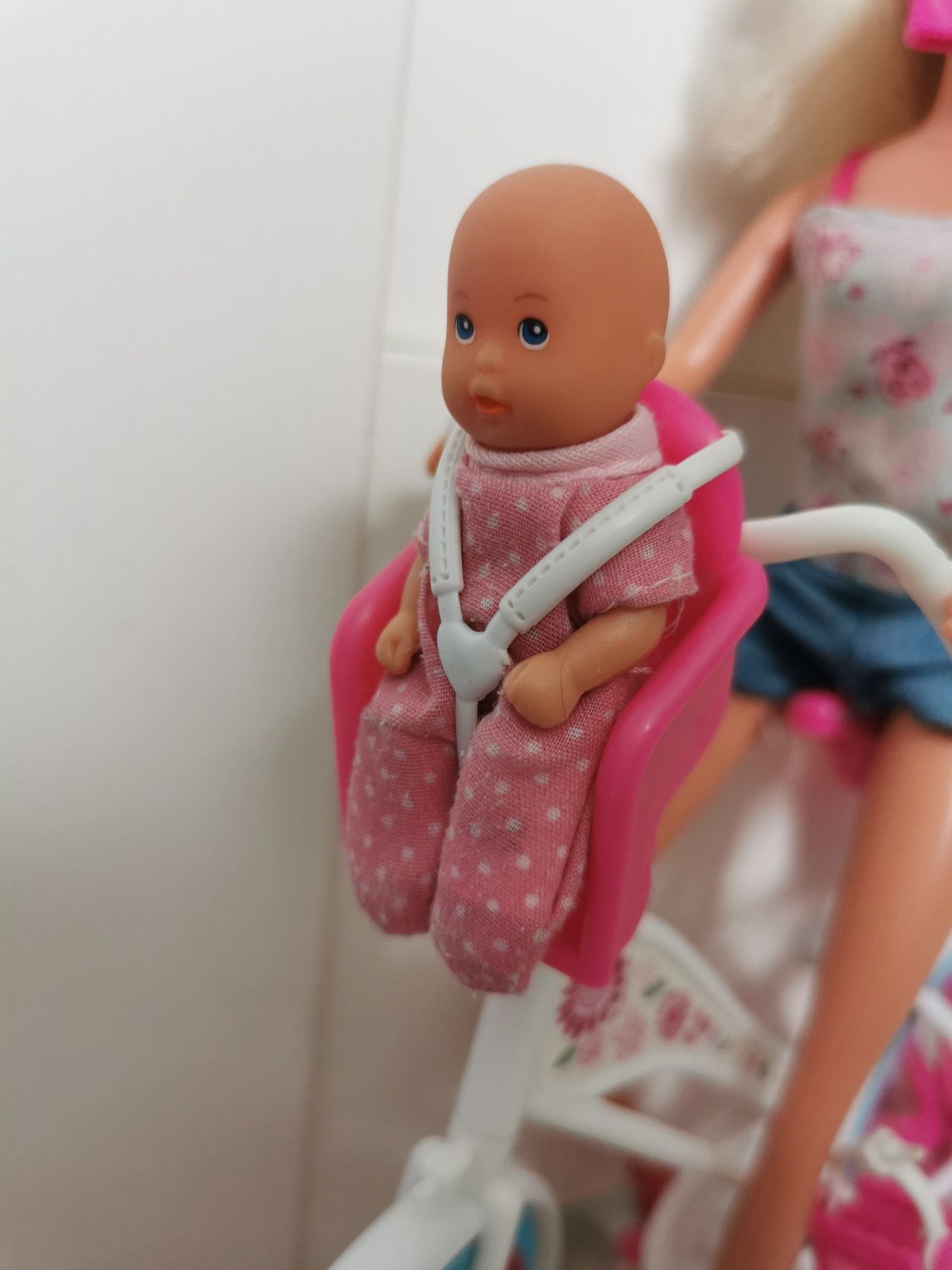 Lalka barbie na rowerze pies kask dziecko niemowlę buty Simba Steffi