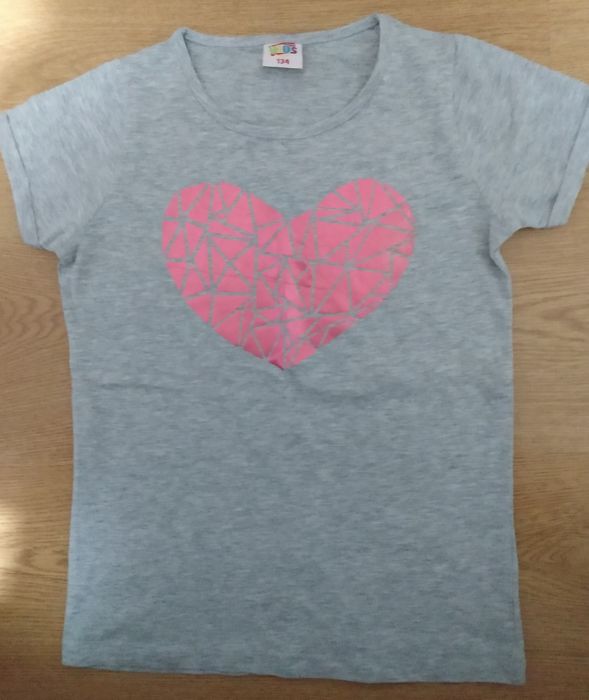Szara bluzka t-shirt 134 serce