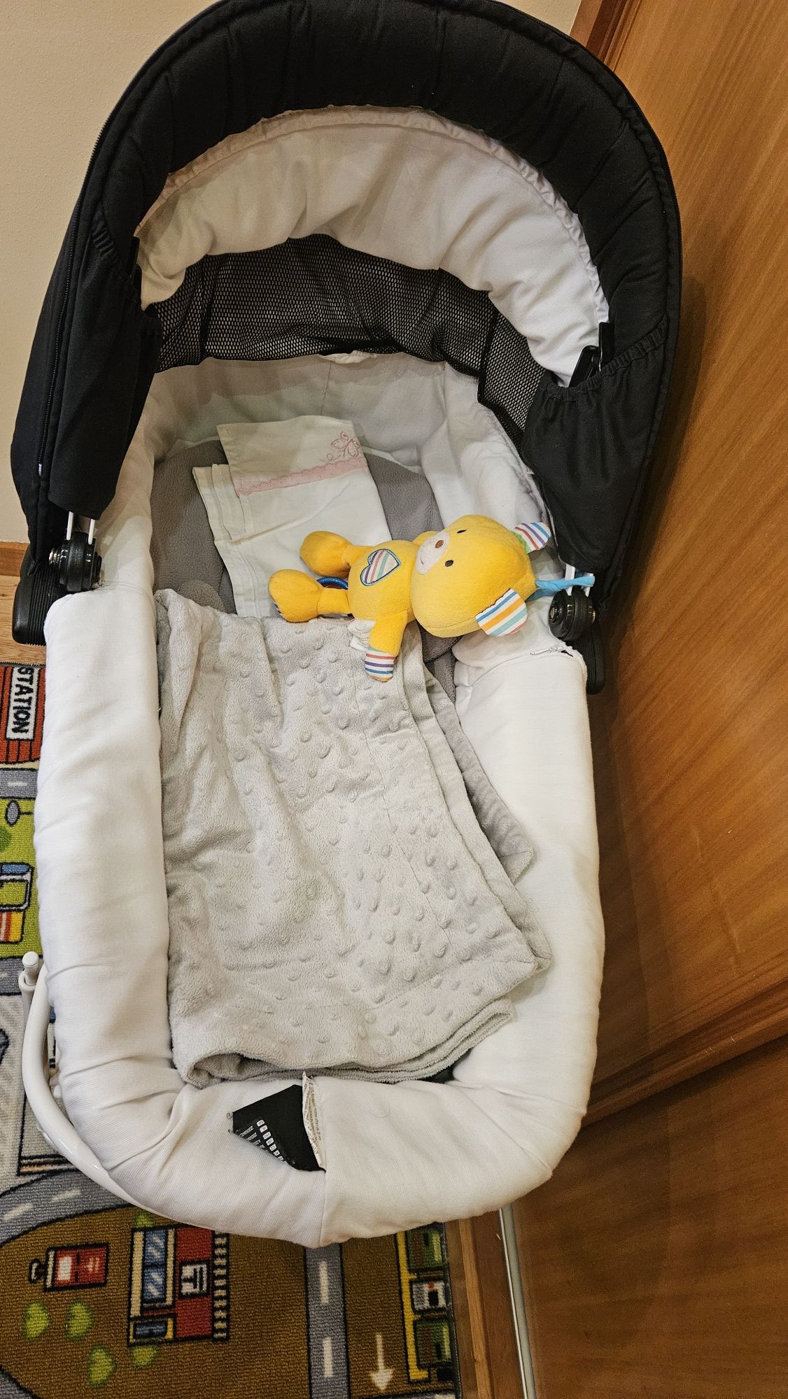 Berço Bebecar recém-nascido com suporte