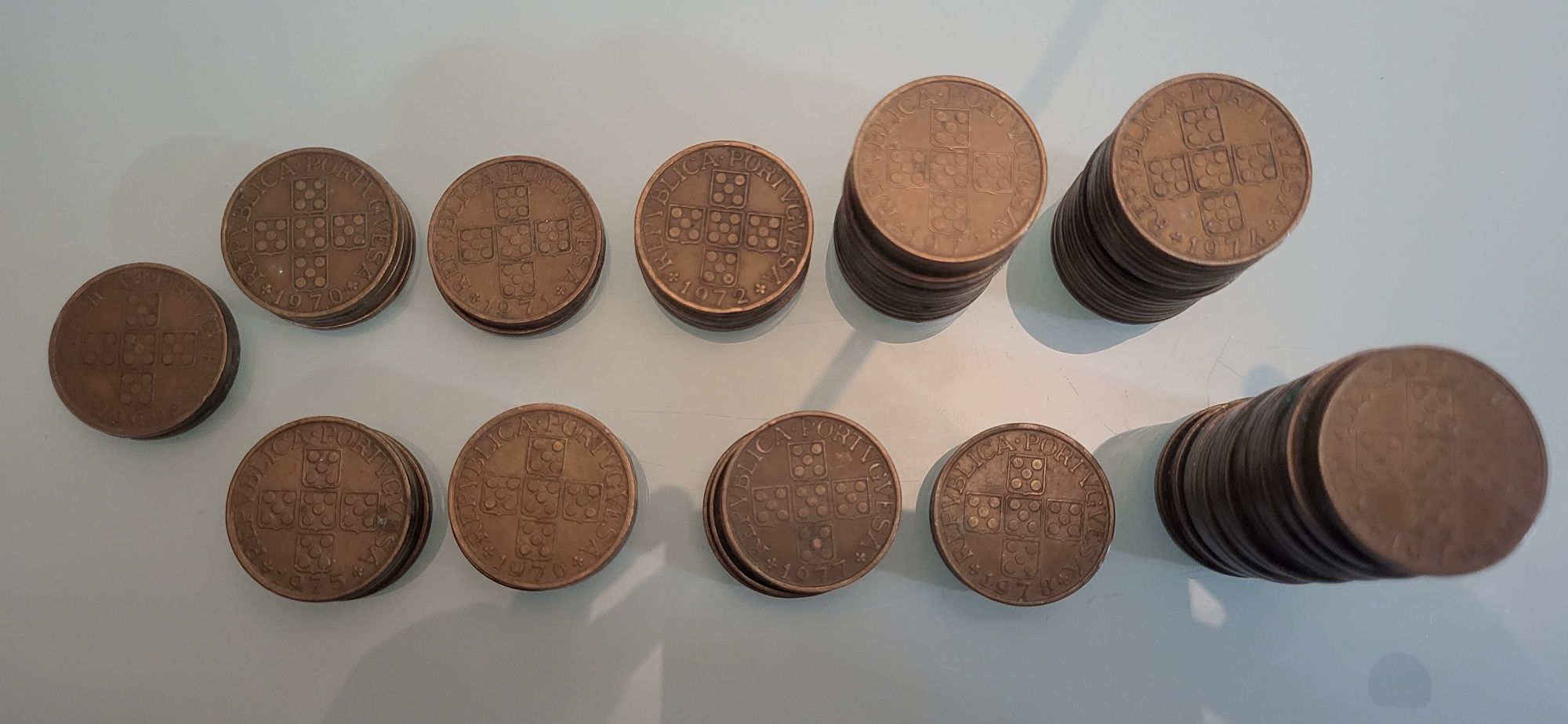 Moedas de 1 Escudo de 1969 a 1979 (lote com 91 moedas)