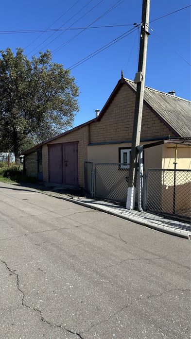 Продам два цегляних будинки біля річки, Звягель