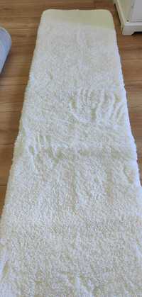 biały miękki dywan 50 x178 cm prostokąt