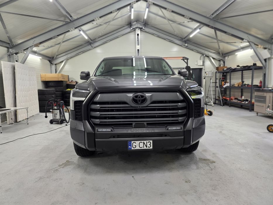 Toyota Tundra 2023 3,5.ZAMIANA