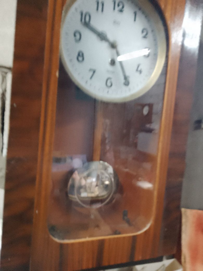 Продам часы янтарь