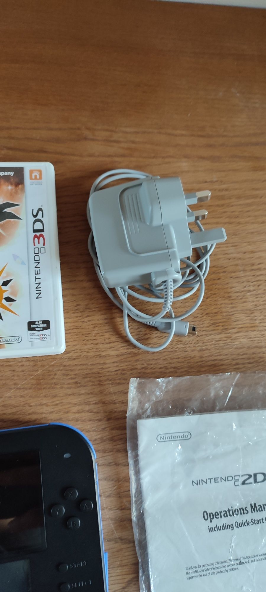 Nintendo 2DS z pokrowcem + 2 gry gratis