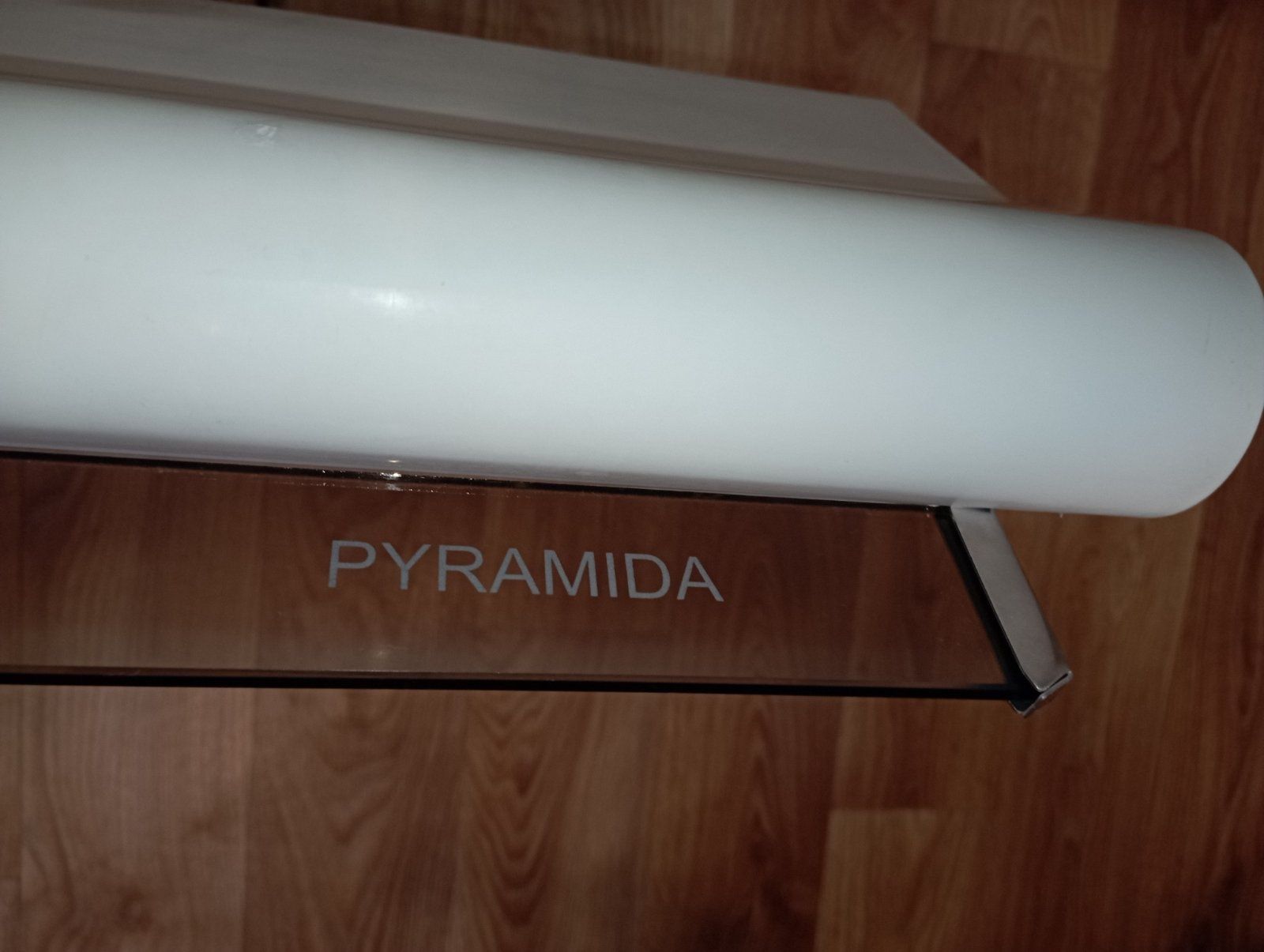 Вытяжка кухонная PYRAMIDA WH20-60,бу