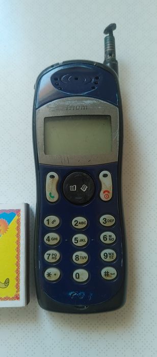 Ретро мобильный Trium Mitsubishi MT-140 Astral D2 S4