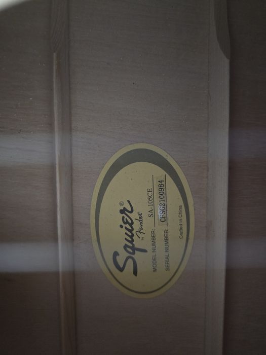 Violão Fender com afinador