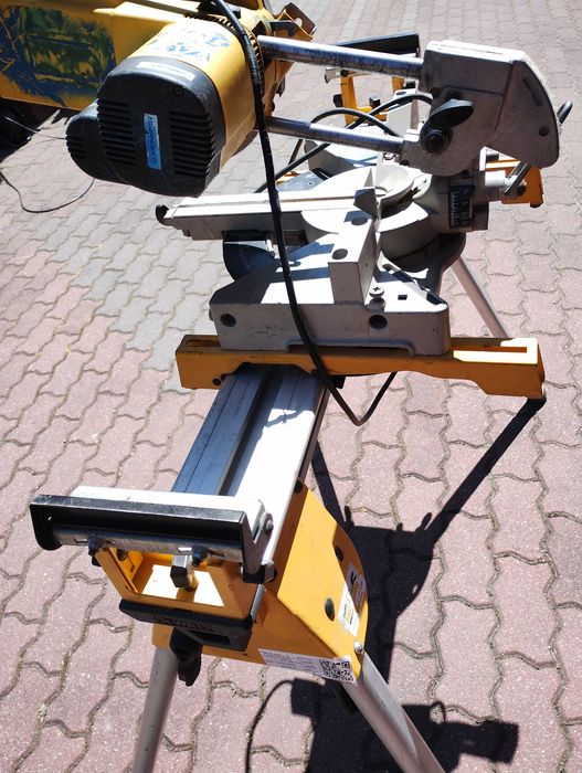 Ukosnica dewalt 707