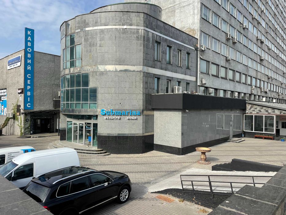 Аренда фасадного помещения 350 м2, ул. Вадима Гетьмана 27, рядом метро