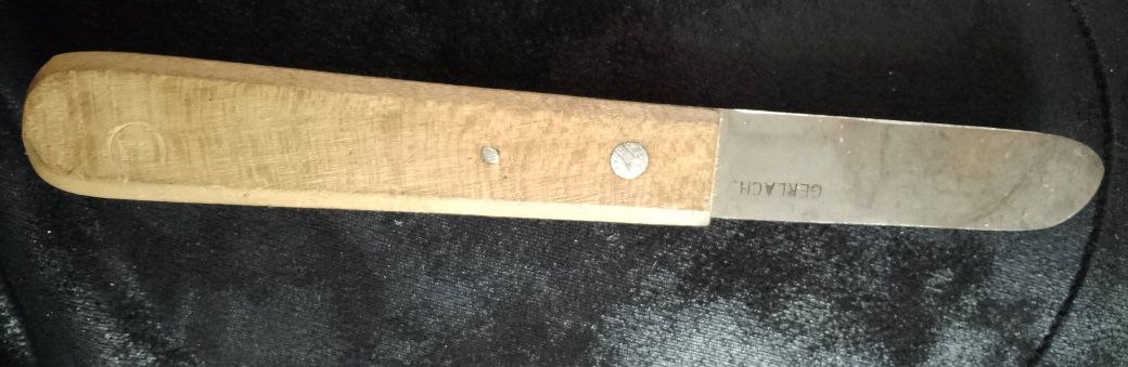 Nóż Gerlach z drewnianą rączką