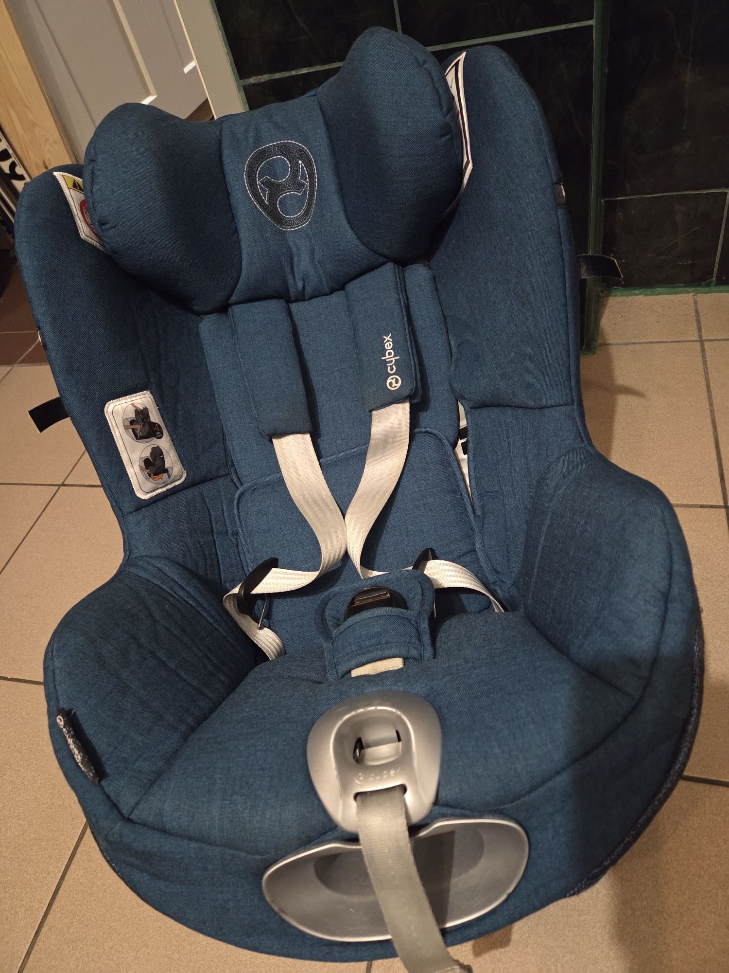Fotelik obrotowy Sirona Z i-size cybex z bazą