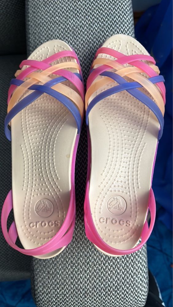 Босоножки женские crocs