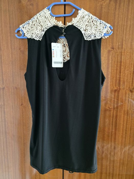 Bluzka z koronkowym dekoltem halter, Orsay, L.