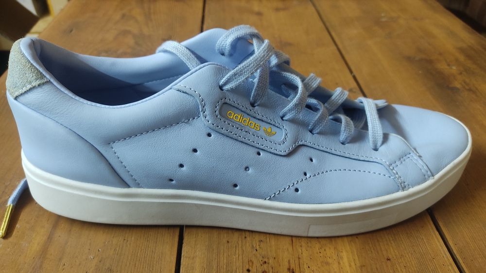 Жіночі кросівки Adidas Sleek Super W