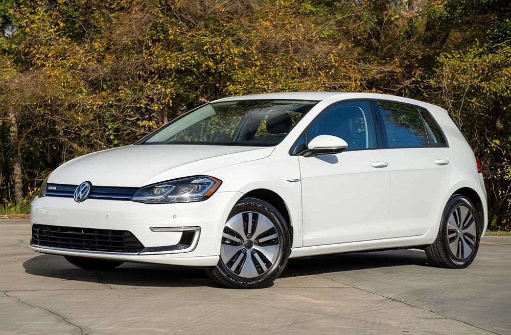 Volkswagen e-Golf      2017