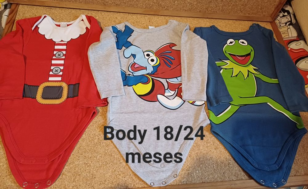 Bodys 18/24 meses, Disney, bom estado, Natal, cocas sapo
