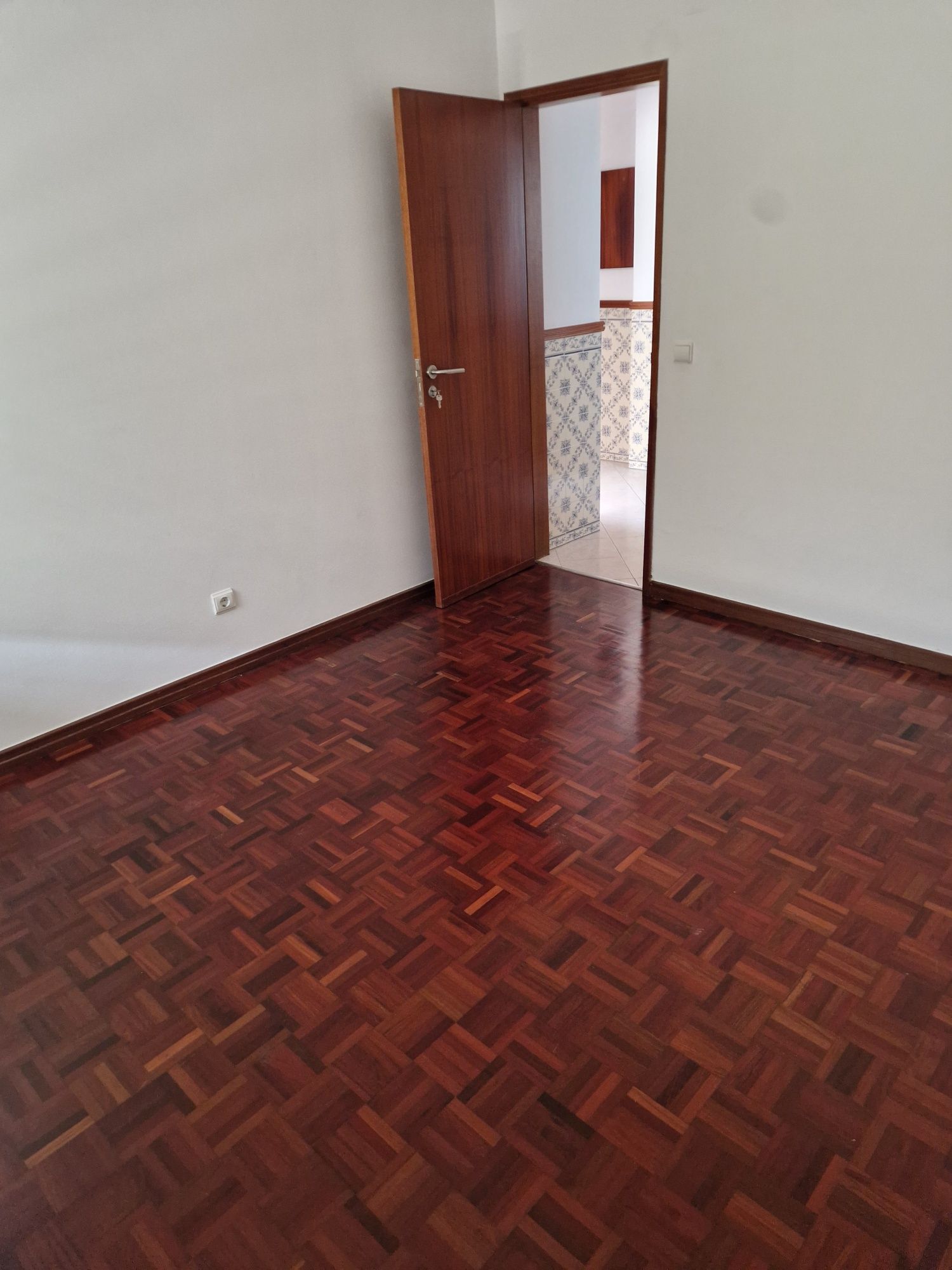 Quarto para alugar na Sobreda da Caparica (Estudantes Univ)