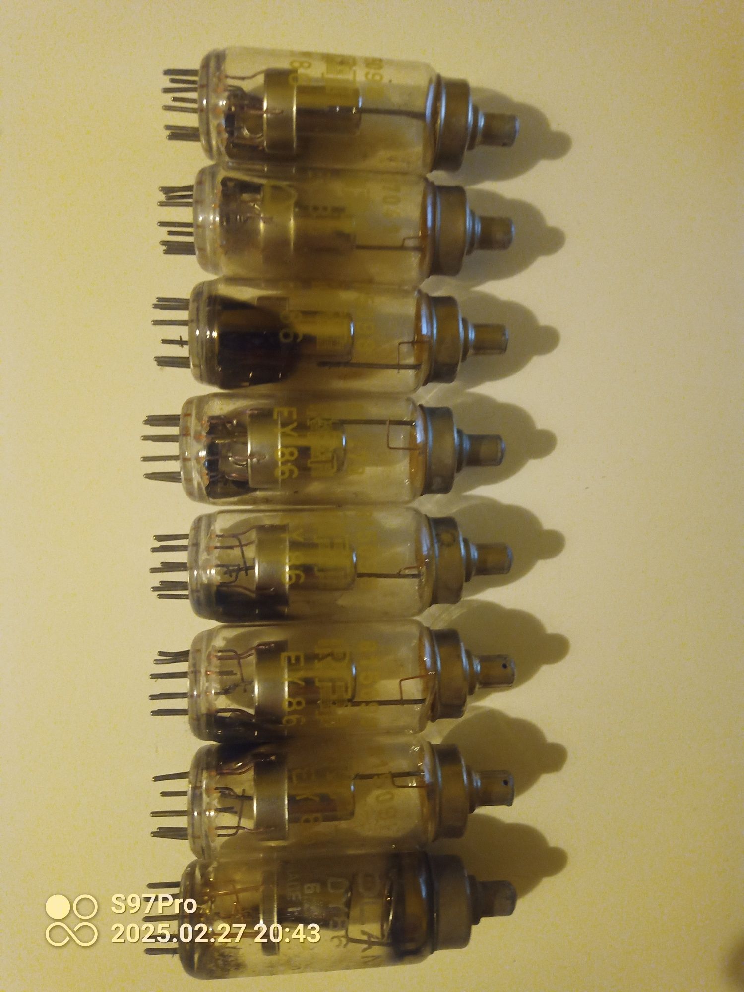 8 lamp elektronowych RFT EY86 używane