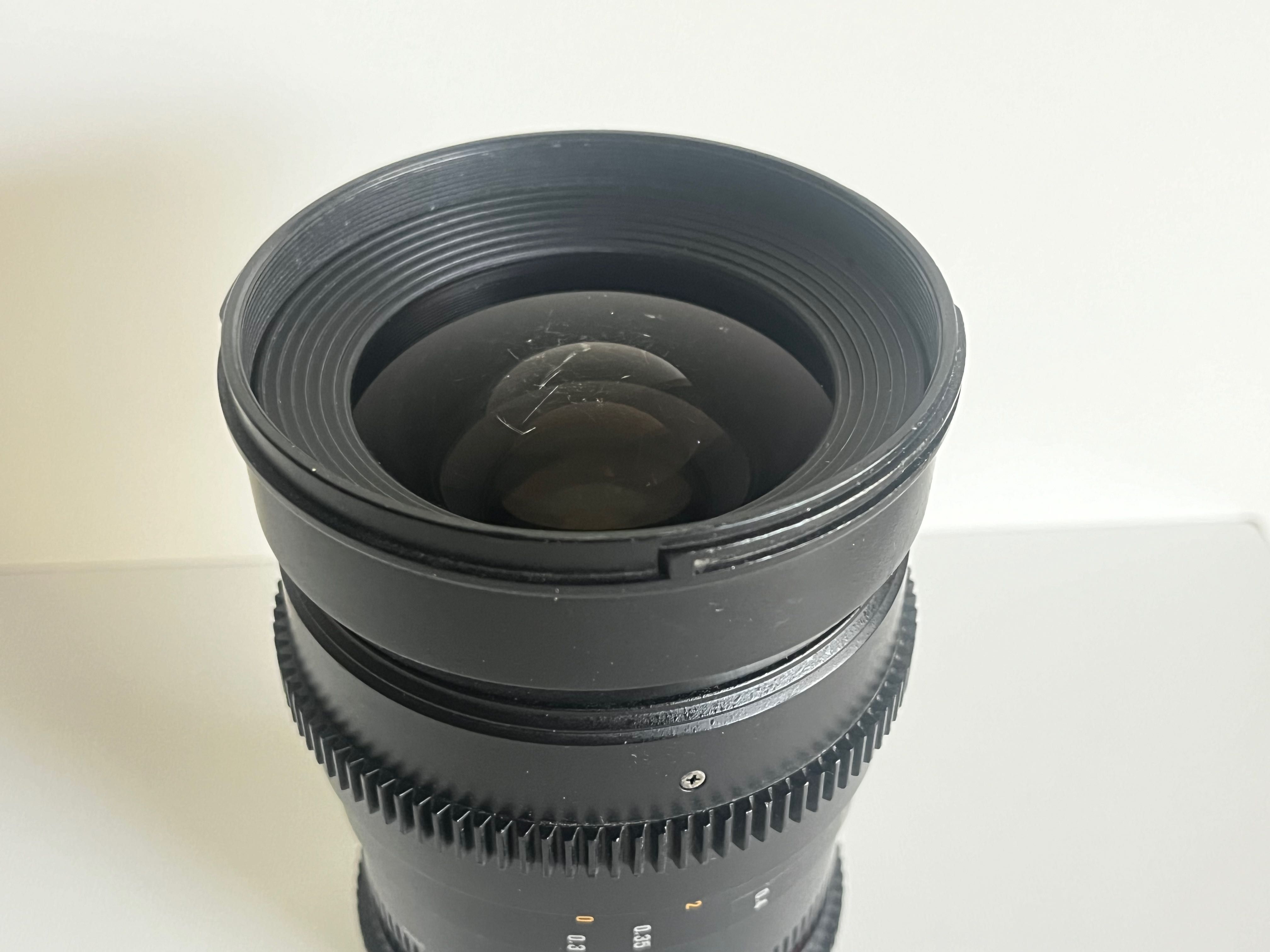 Samyang 35mm 1.5 Canon EF vdslr - faktura obiektyw filmowy CINE