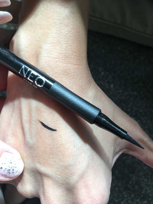 Eliner w pisaku NeoNail (czarny) Neo Make Up