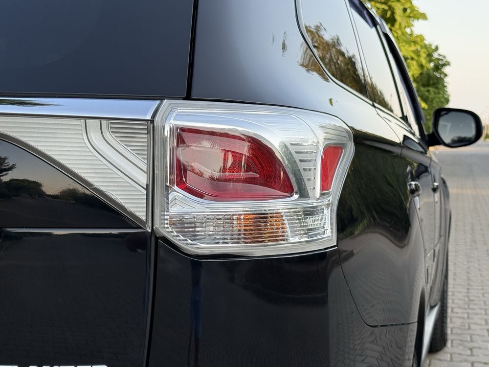 Mitsubishi Outlander 2013 г 2.4 бензин