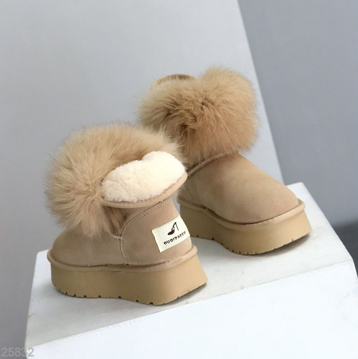 Жіночі шкіряні зимові черевики уггі в кольорах