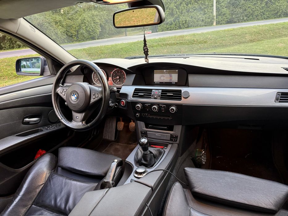 BMW 530i 272km 2007r touring manual zadbany 2 kpl kol zamiana