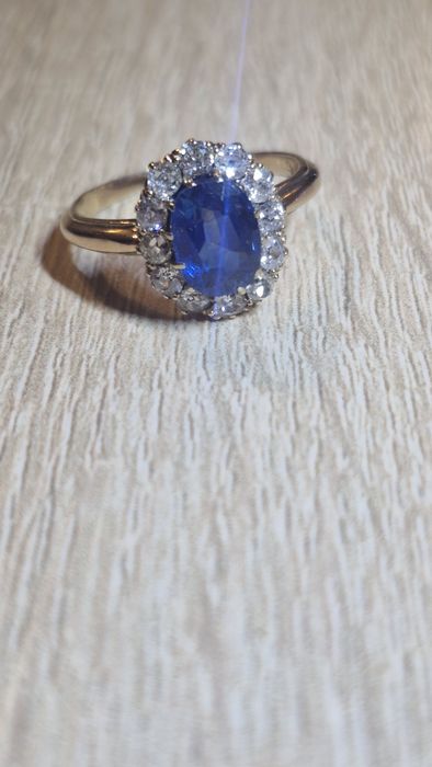 Piękny stary pierścionek z naturalnym szafirem i diamentami