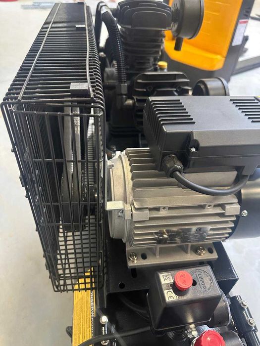 Kompresor Tłokowy 200L 506l/min 10bar 400V Powystawowy