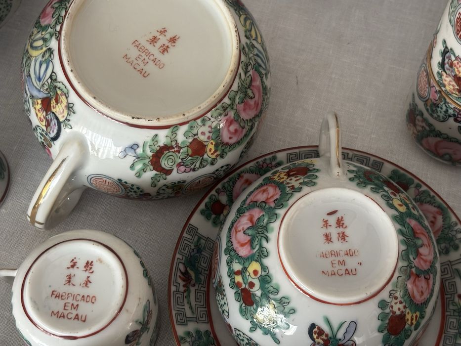 Serviço porcelana chinesa Macau – Rose Medallion (154 peças, 50 anos)