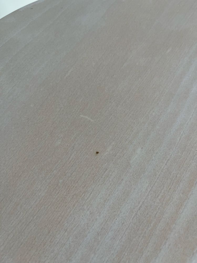 Stolik kawowy z buku