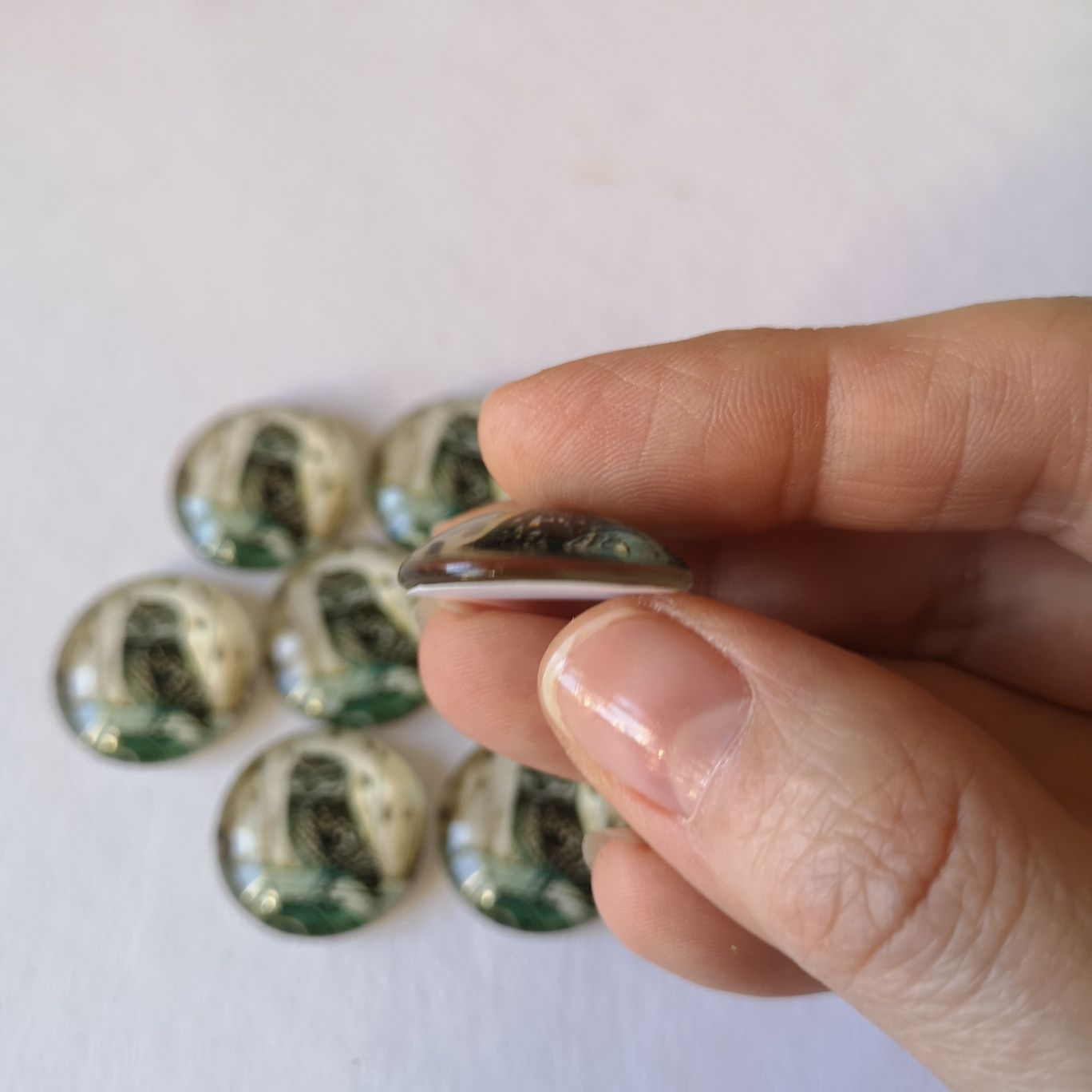 Komplet 7 szt. Szklany kaboszon 2,5 cm. z pięknym obrazkiem
